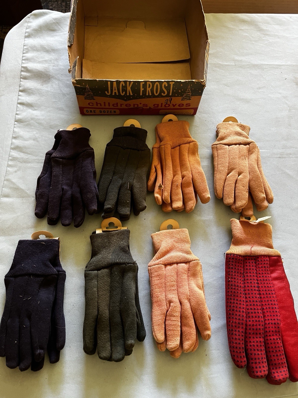 Vintage Jack Frost Children’s Gloves Store Display Box NOS 8 Pair Union Made USA
