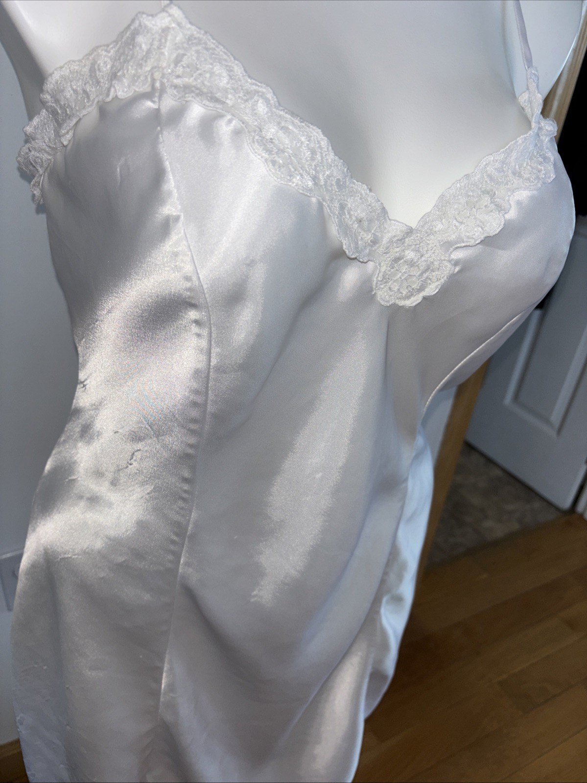 Vintage Gilligan & O’Malley Satin Lace Slip Nightgown White Large 90s Y2K Bridal