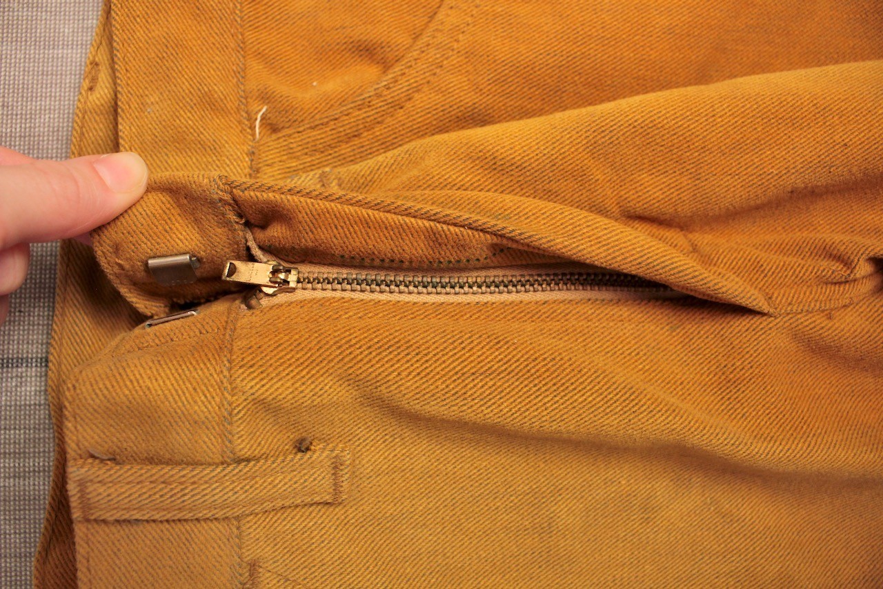 Men’s VTG 1960s NOS Khaki / Tan Tapered Pants Sz 29×30 60s Male Casuals