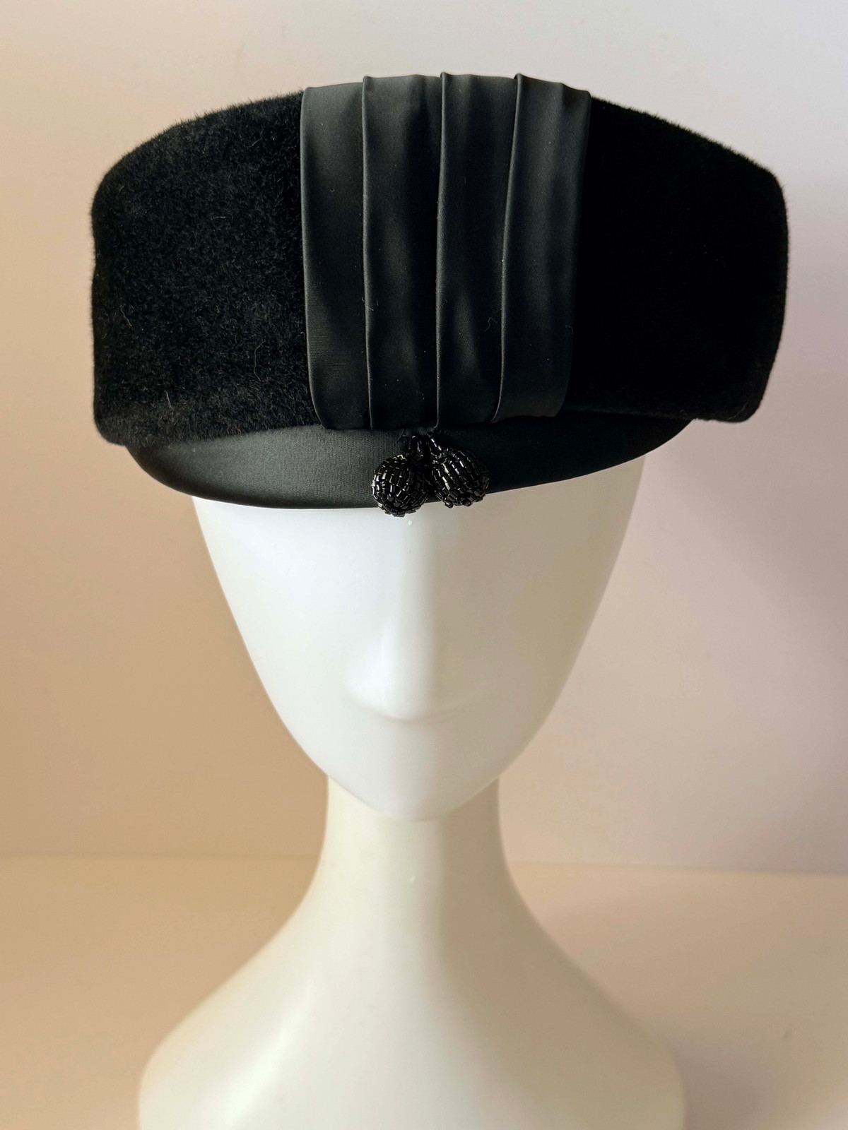 1960s Francois Paris New York Black Velvet Pillbox Hat Vintage Cocktail Hat