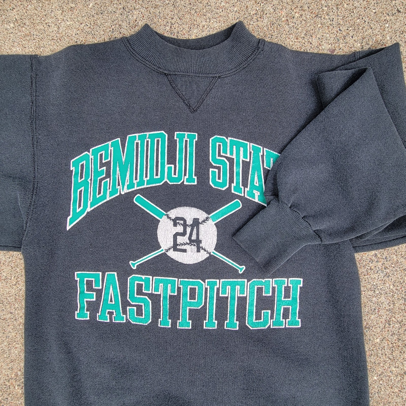 Vtg 80 90s Bemidji State Fastpitch #24 Black Hanes Sweatshirt V-Stitch Small USA