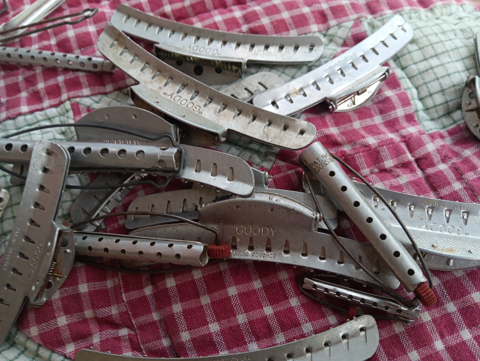 VINTAGE ALUMINUM METAL HAIR WAVE CURLERS ROLLERS CLIPS GOODY TIP TOP SOLO BETSY