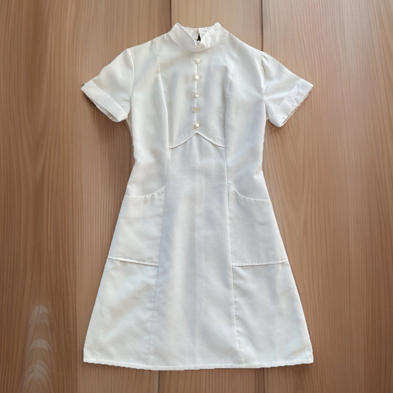 VTG 1960’s A CREST PETITE XS/S White Nurse Uniform Dress Cuffed Sleeves Pockets