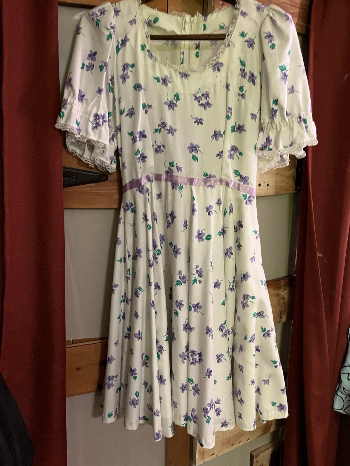 Vintage 70s Purple Ditsy Floral Twirl Prairie Dress Lace Ribbon Cottagecore Boho