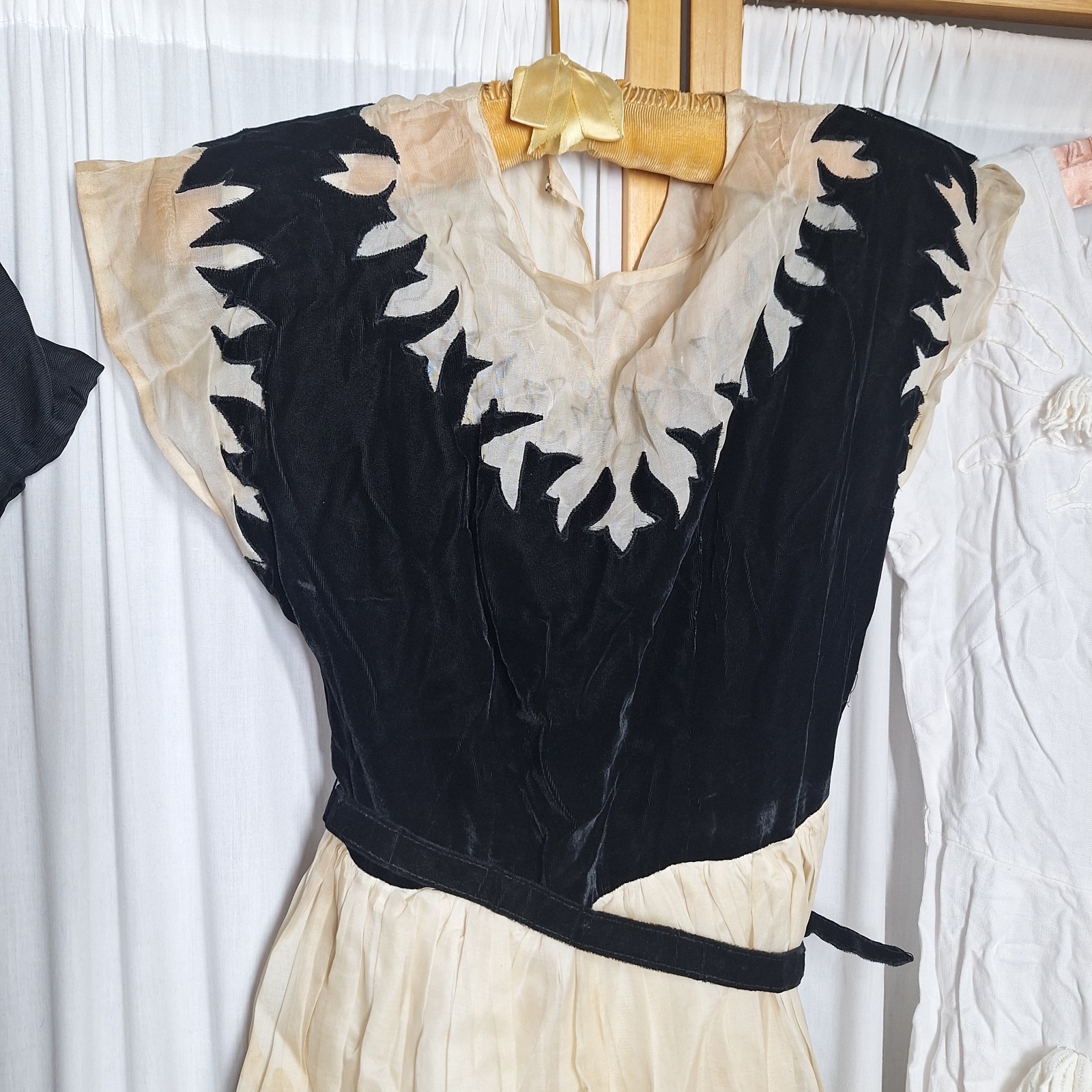 Lot Of 4 Vtg 30s 40s 50s Dresses Seamstress Special TLC Repair Study AS IS