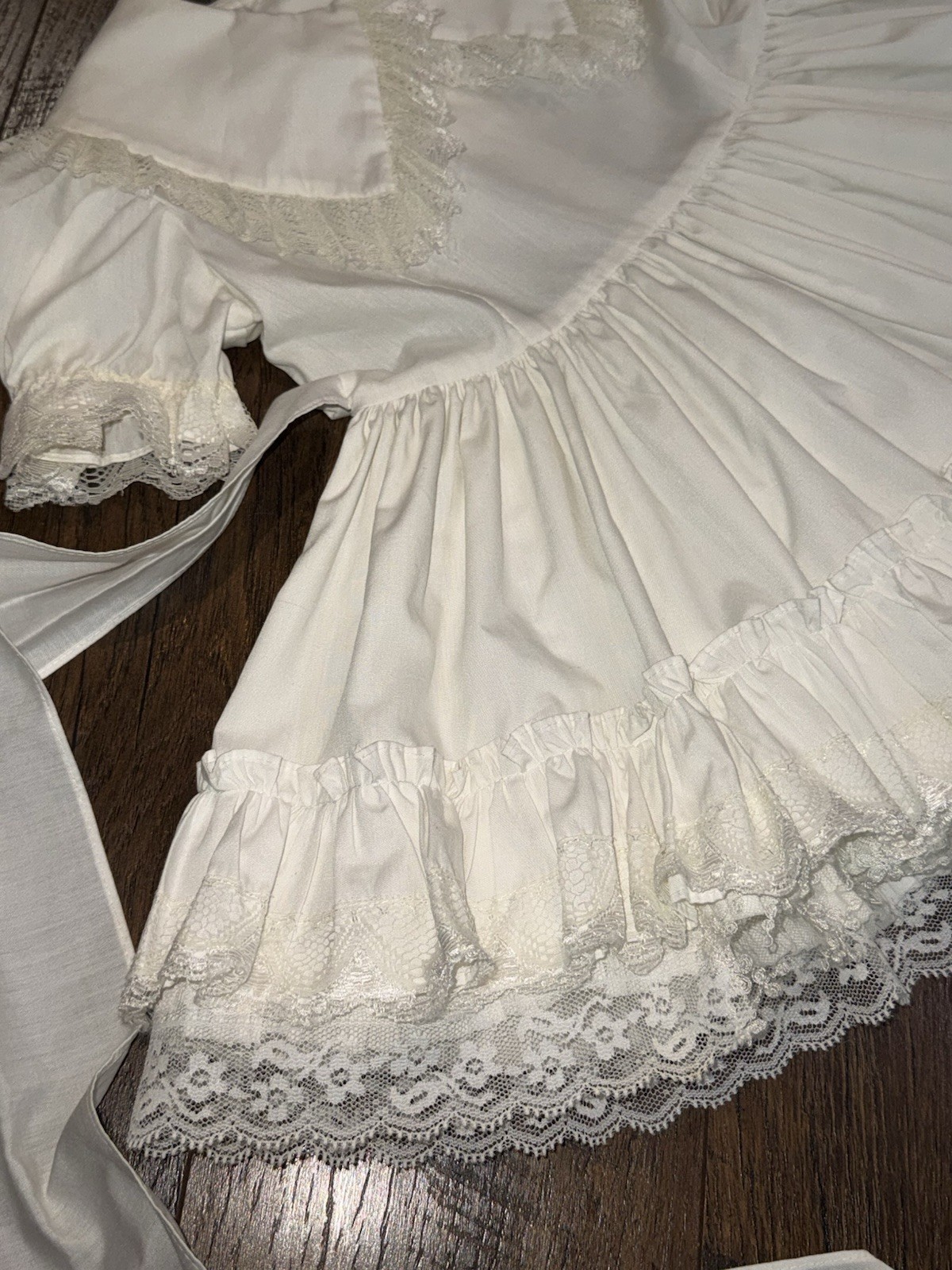 Vtg Golden Age California USA Girls Dress Sz 4 White Ruffled Lace Tiered Full