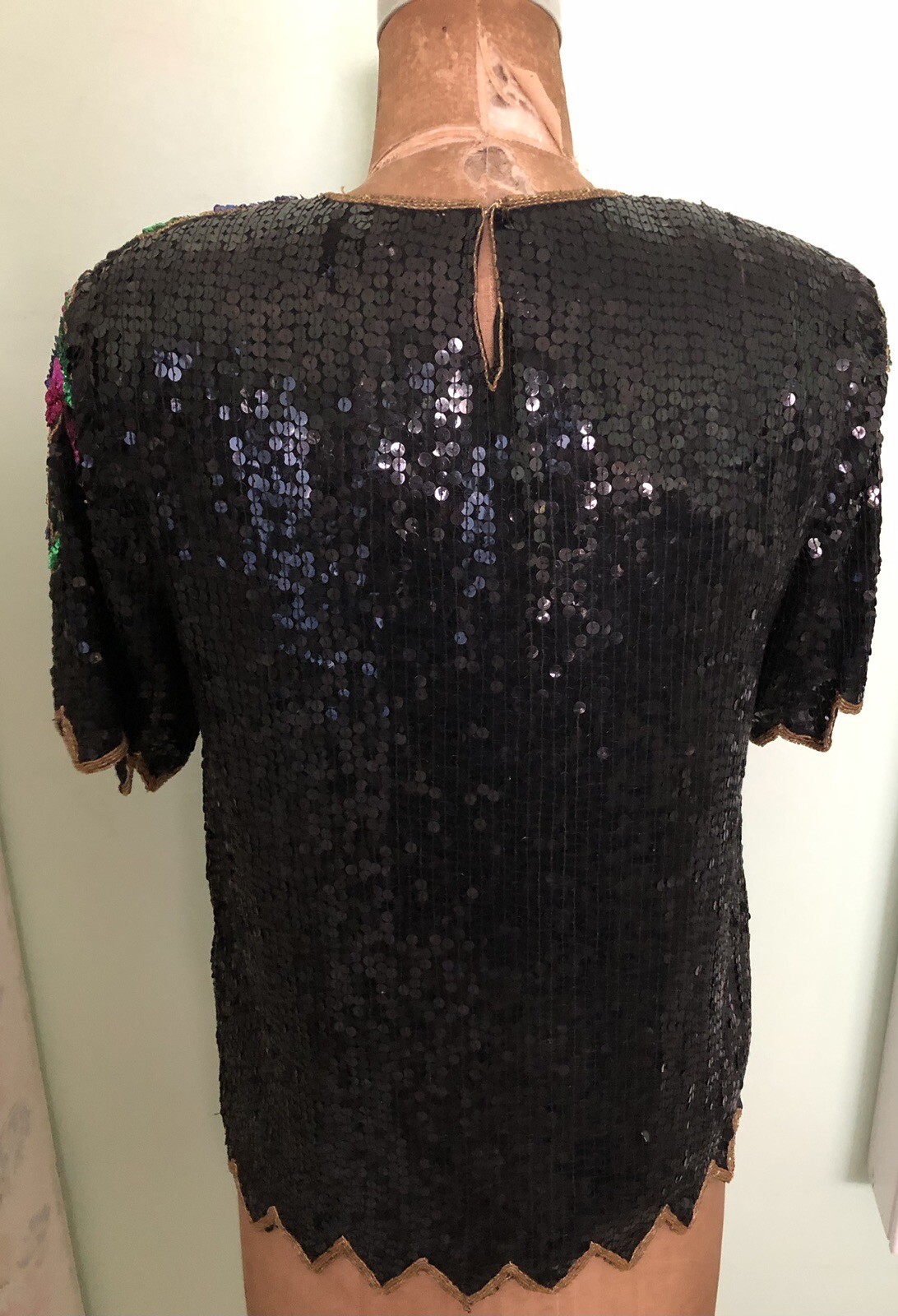 VTG. PETITE ILLUSTRATIONS SEQUIN SILK TOP BLACK MULTICOLOR SIZE PP (Small)