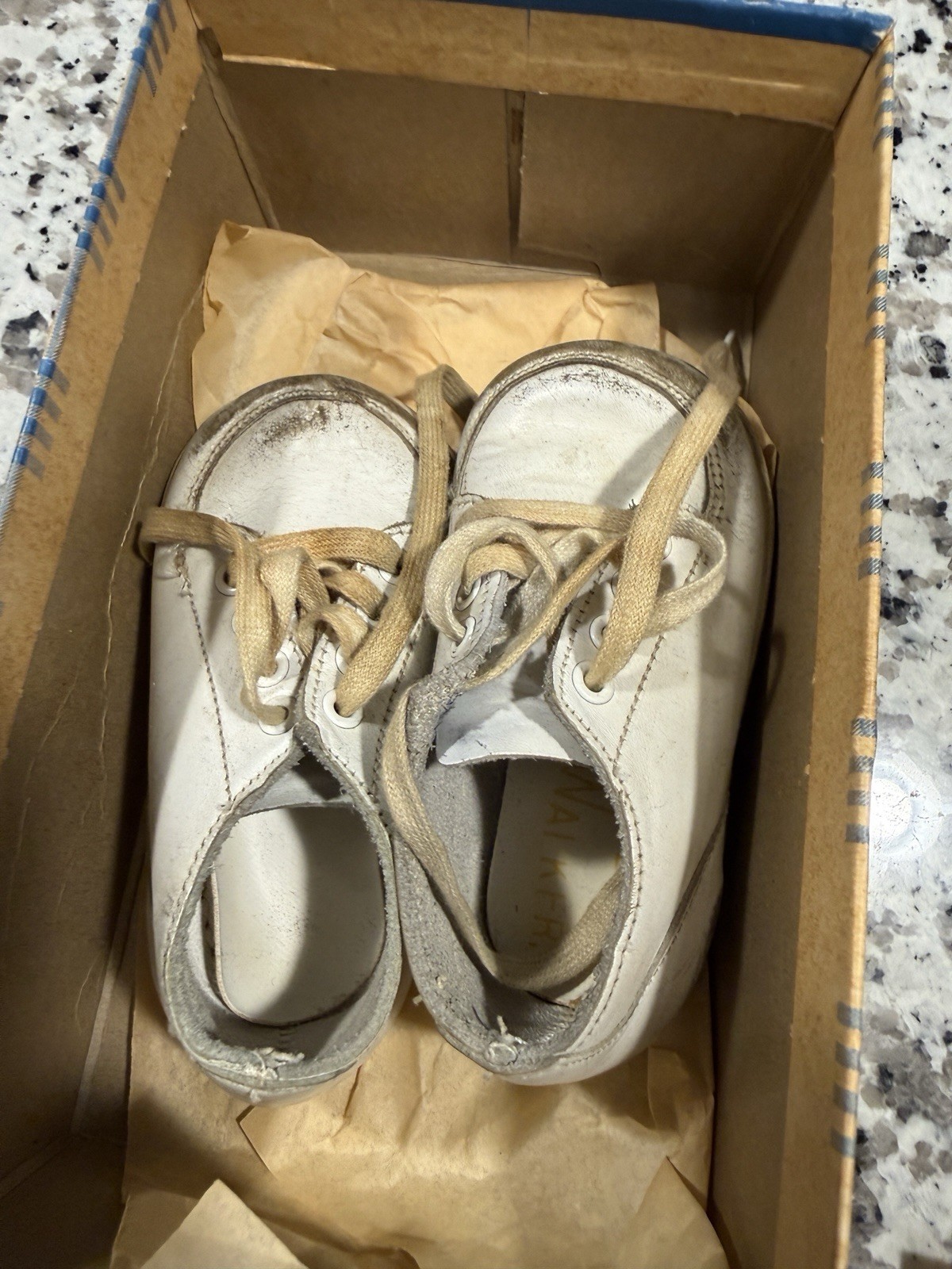 Jumping-Jacks White Leather Hi-Top Kids Shoes Style 1104 Size 3.5 Medium w/ Box