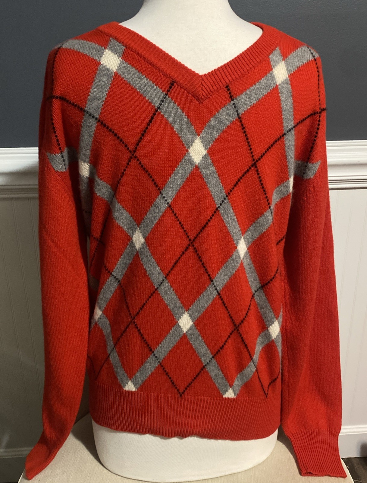 Vintage Fine Wools Spun in Scotland Pure Cashmere Argyle V-Neck Red Sweater M
