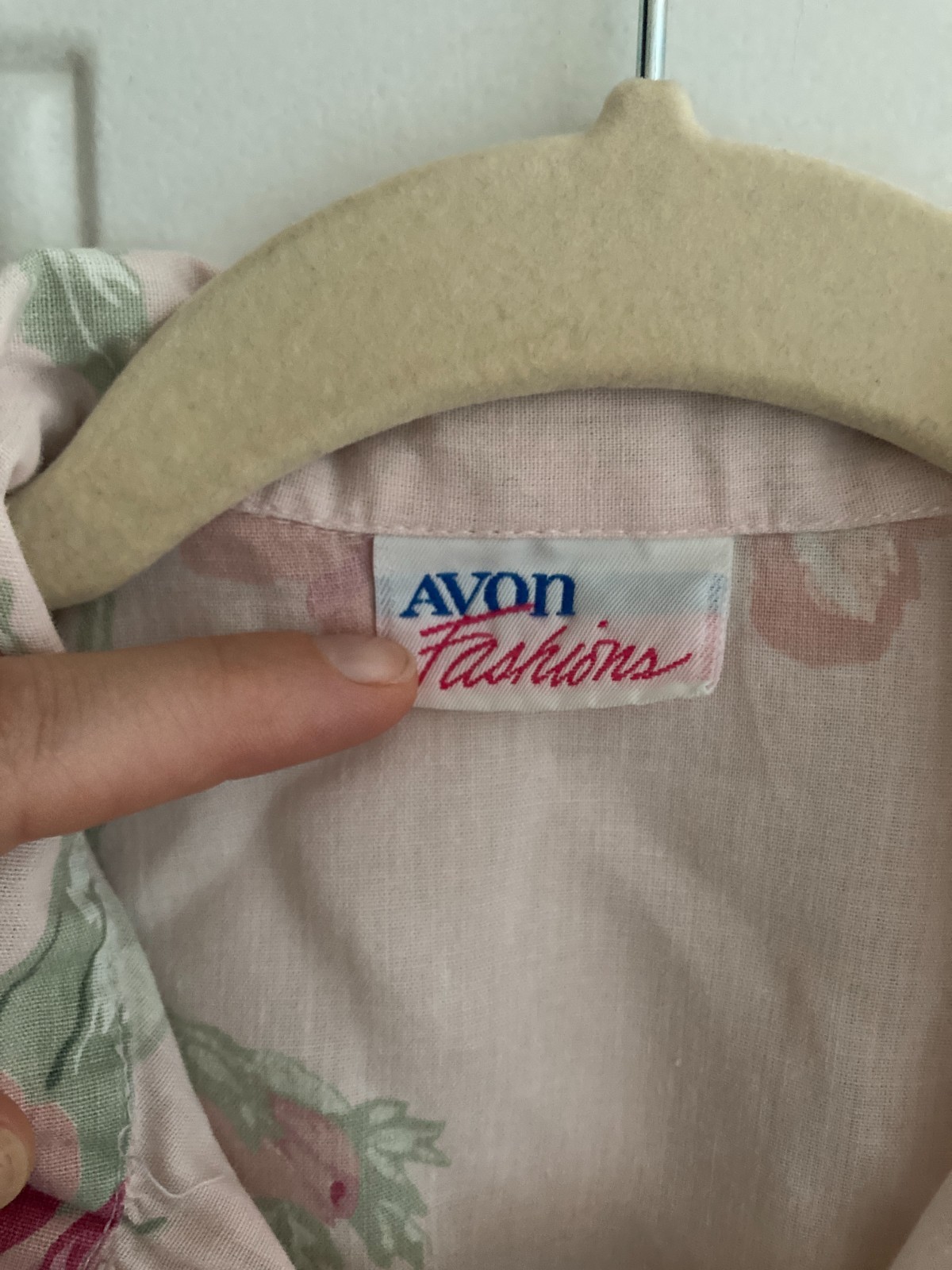 Vintage Avon Fashions Floral Pink Blouse – Cropped – Button Up – 90s – Small