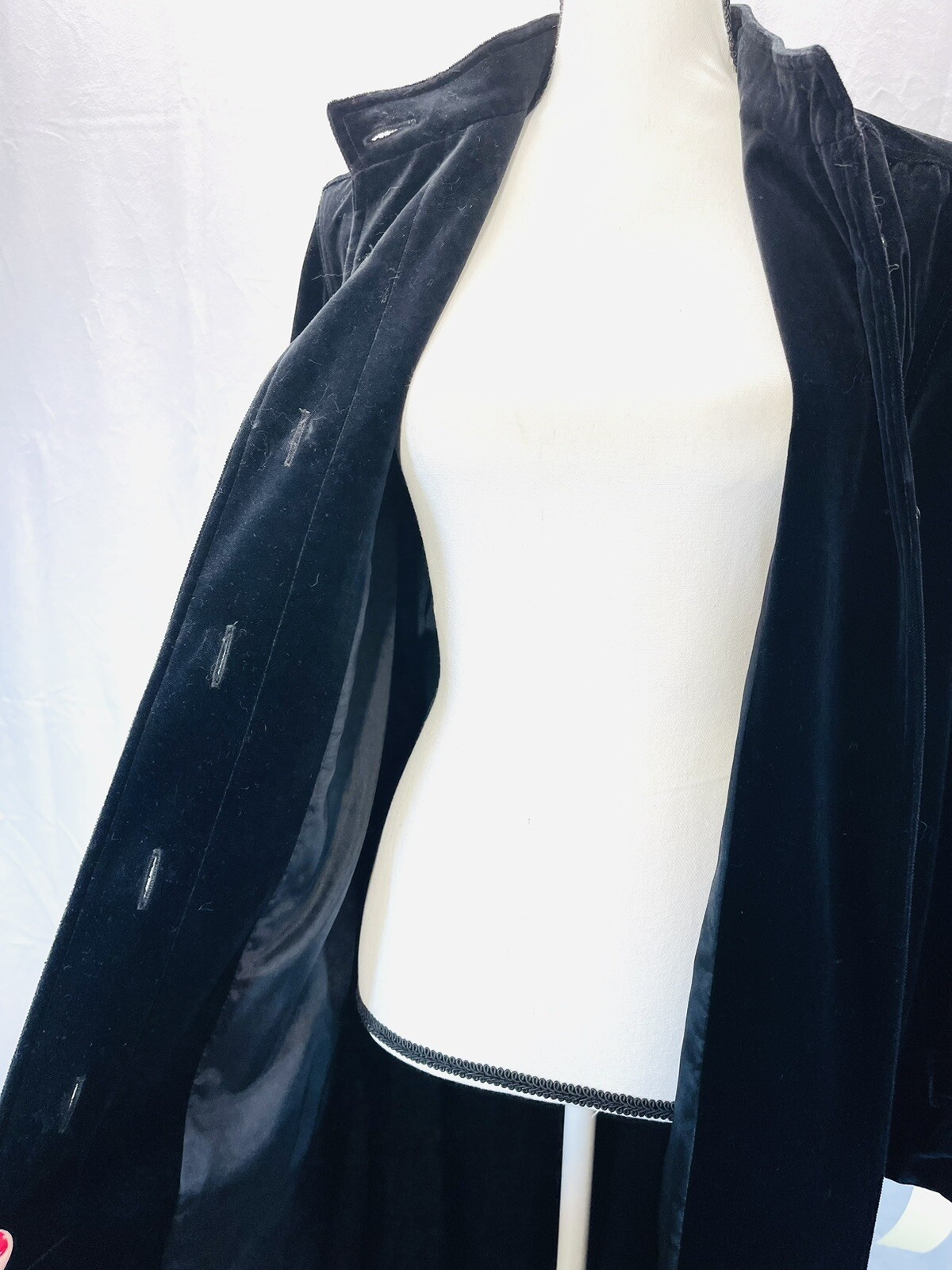 Vintage Women’s Black Velvet Coat-Surrey Classics Canada SIZE Medium