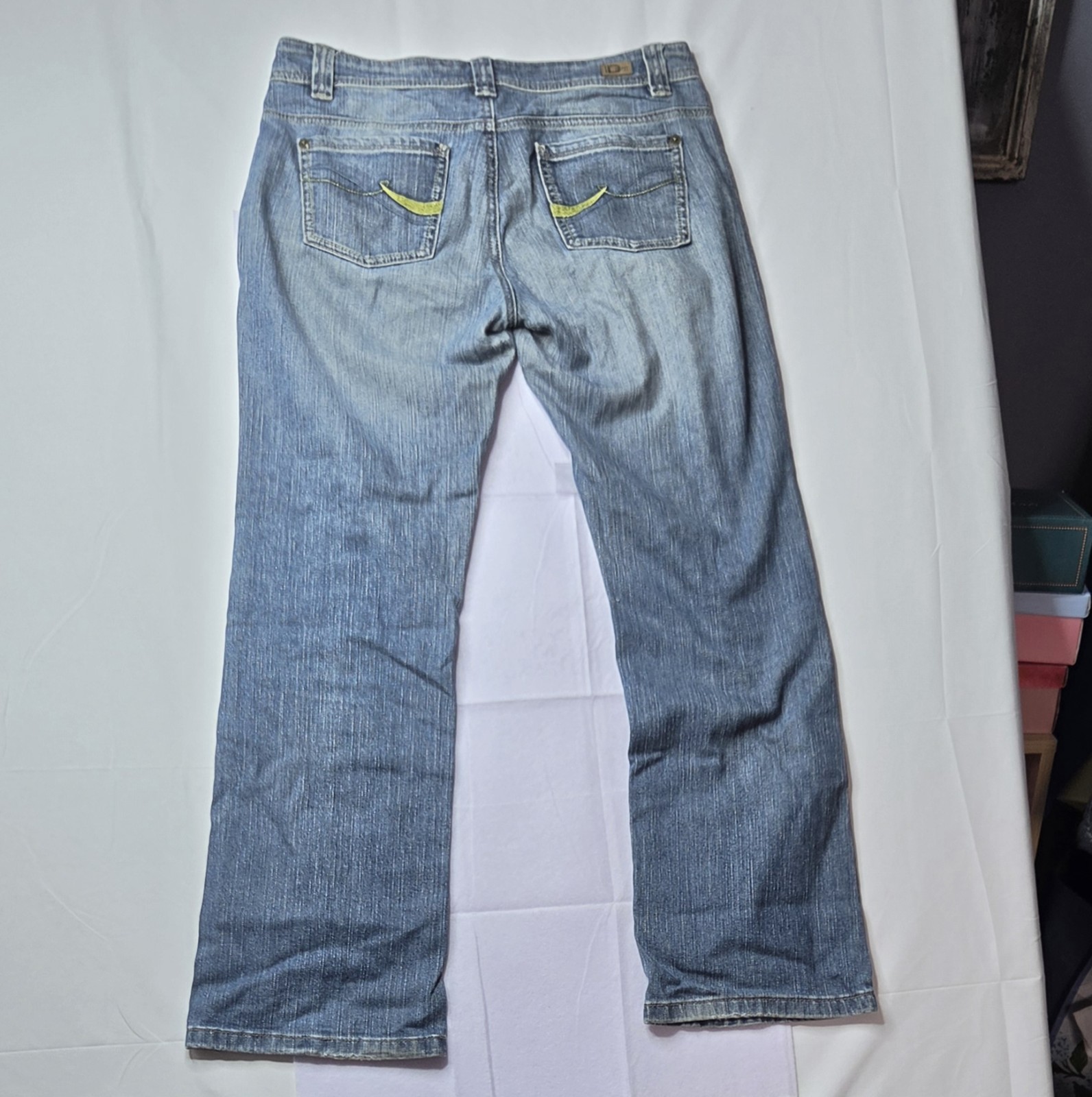 Vintage Y2K DKNY East Village Flare Jeans Women’s Size 8 Regular Stretch Blue