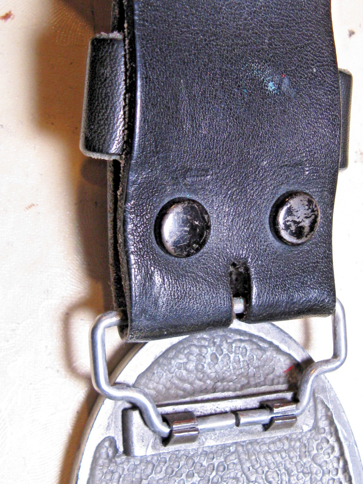 Body By Fisher Pewter Belt Buckle + 34″ Saddle Leather Belt