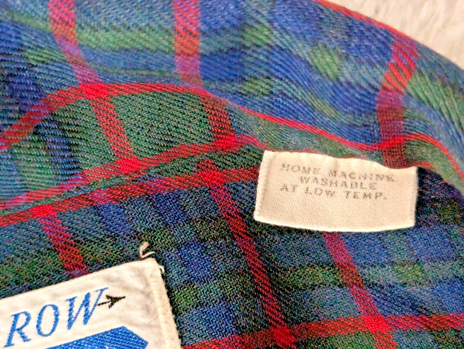VINTAGE ARROW DECTOWOOL RED BLUE GREEN PLAID CHECK DACRON WOOL MADE IN USA LARGE