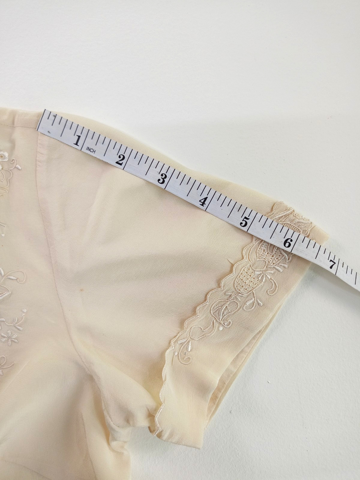 VTG Peony 100% Pure Silk Blouse S Hand Embroidered Swatow Cutwork Ivory China