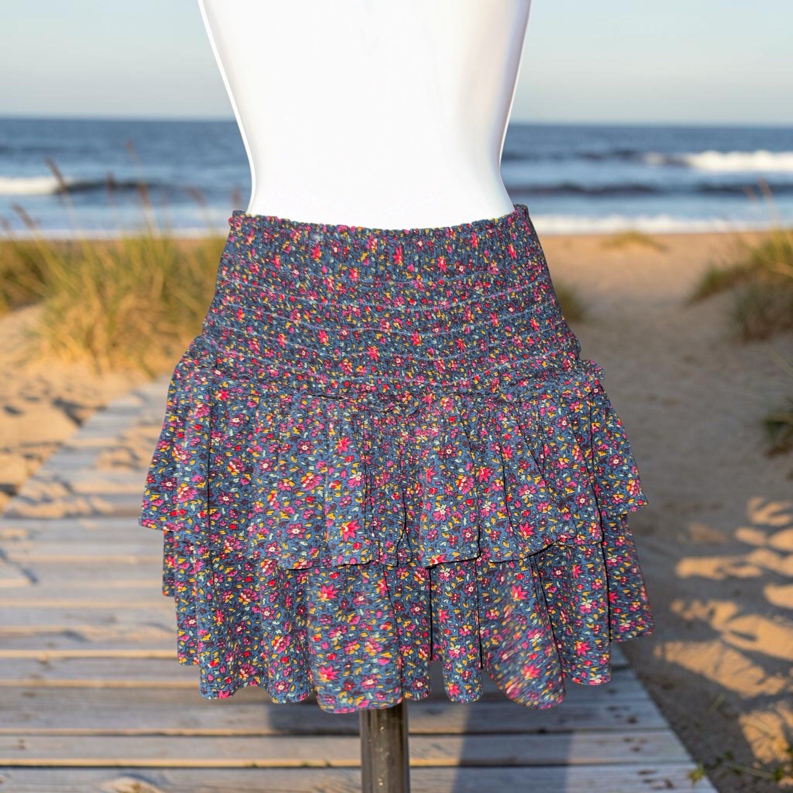 American Eagle Y2K Tiered Ruffled Ditsy Floral Mini Skirt XSmall Summer Boho