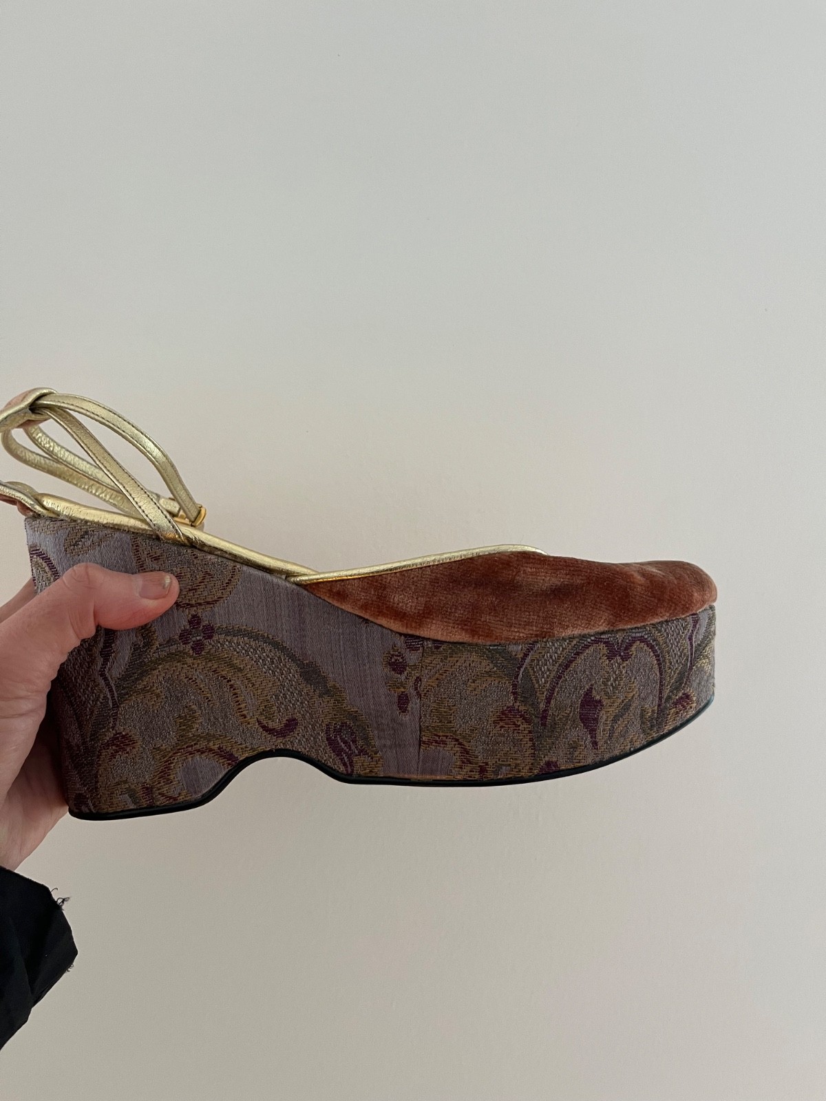 One of a Kind Vintage Shoes Women Velvet and Silk Size 7/12