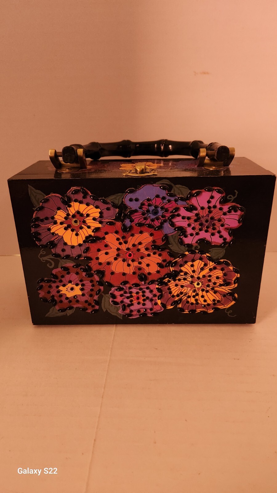 Very Nice Wooden Beaded Purse Flower Design Made In China!