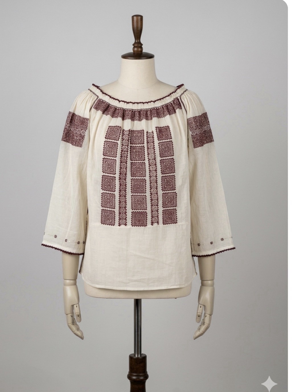 Vtg 1970 Romanian Peasant Hand Embroiled Preowned Blouse.