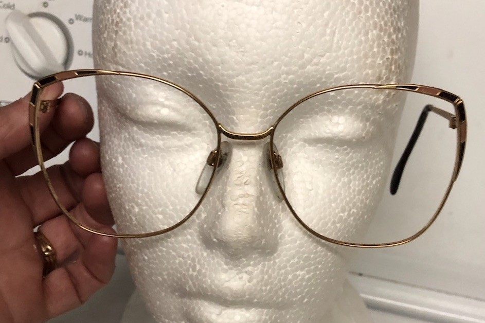 Silhouette Eyeglasses Frame Only Vintage Austria Gold tone MOD 6012. 135