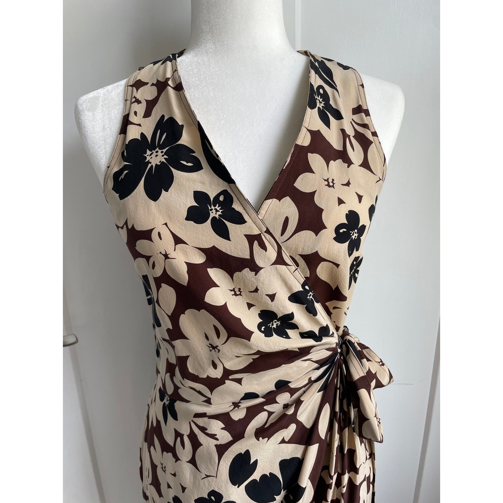 Maggy London 100% Silk Wrap Dress 90s Minimal Floral Sleeveless Knee V Neck 4