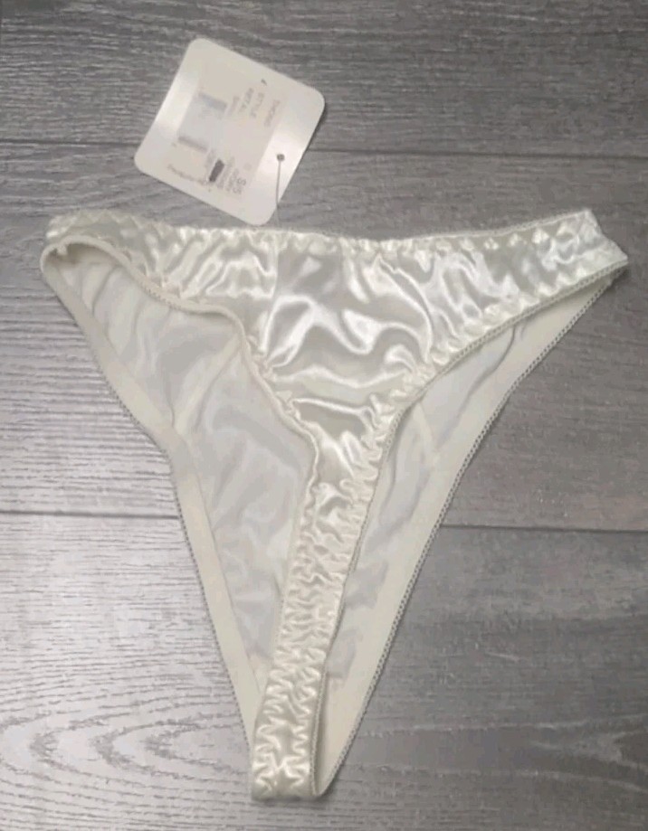 Vtg NWT Second Skin Thong Panty Shimmerine Ivory Val Mar Size Small 5