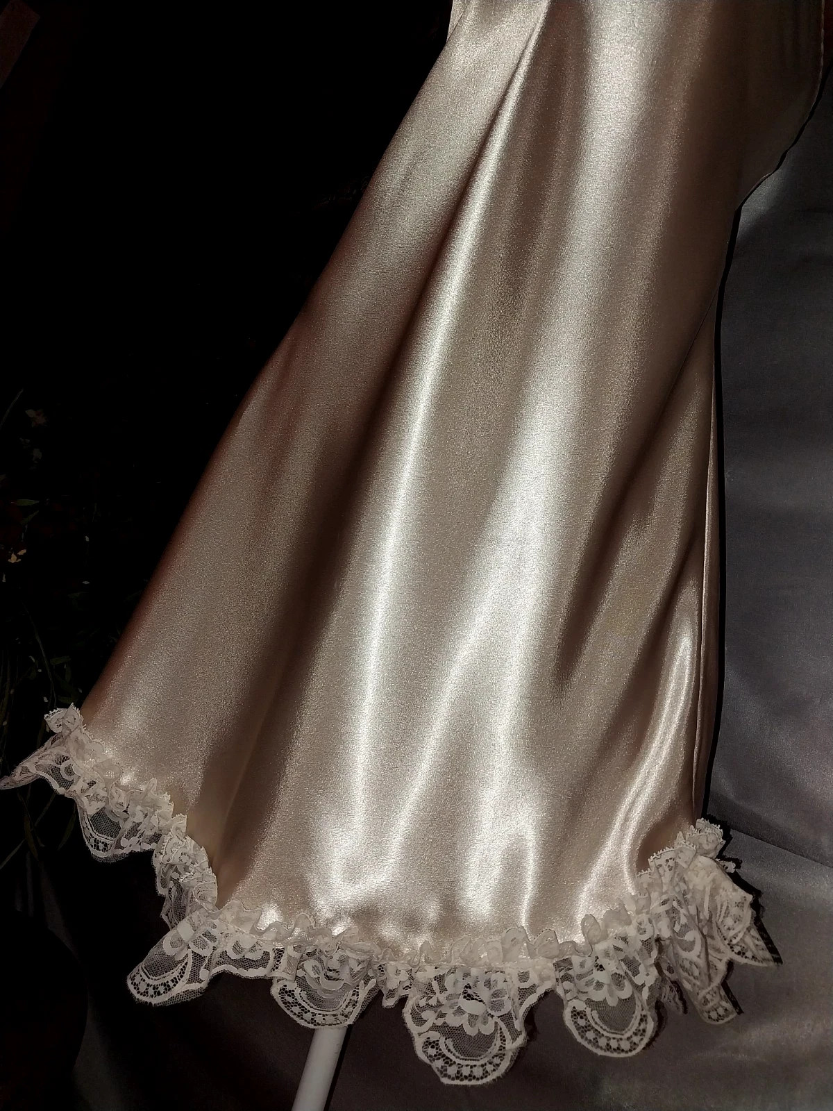 VTG SATIN LIQUID SHINY FARR WEST DRESS SLIP FRENCH RUFFLES LACE GOLD BABYDOLL 44