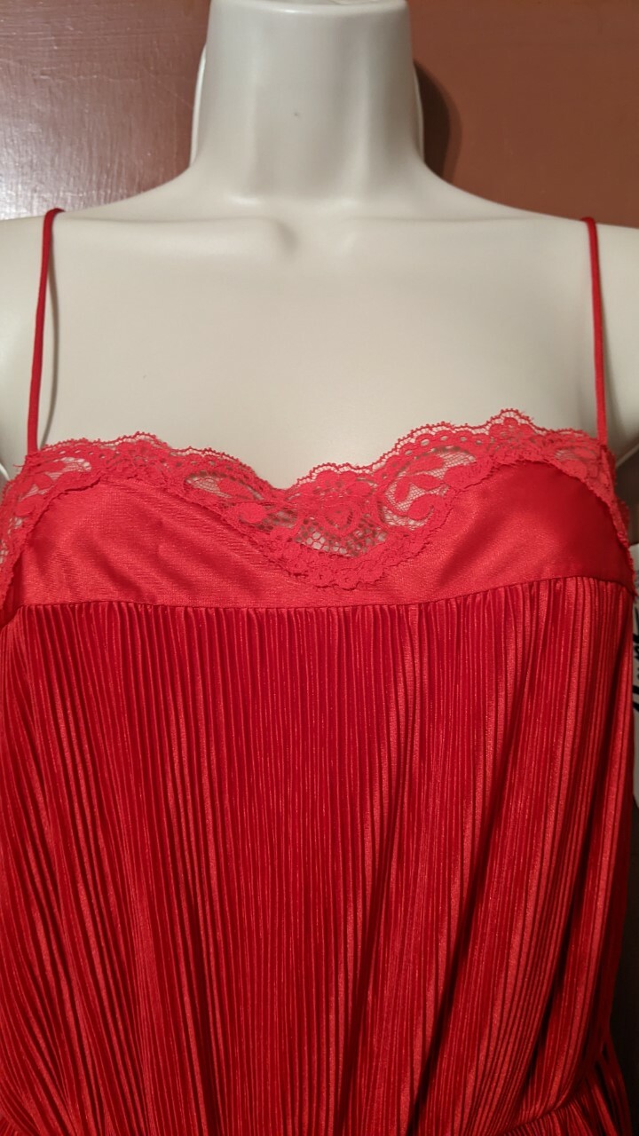 NWT!! RED VINTAGE VTG MISS ELAINE PLEATED TEDDY/ROMPER/BODYSUIT-MEDIUM