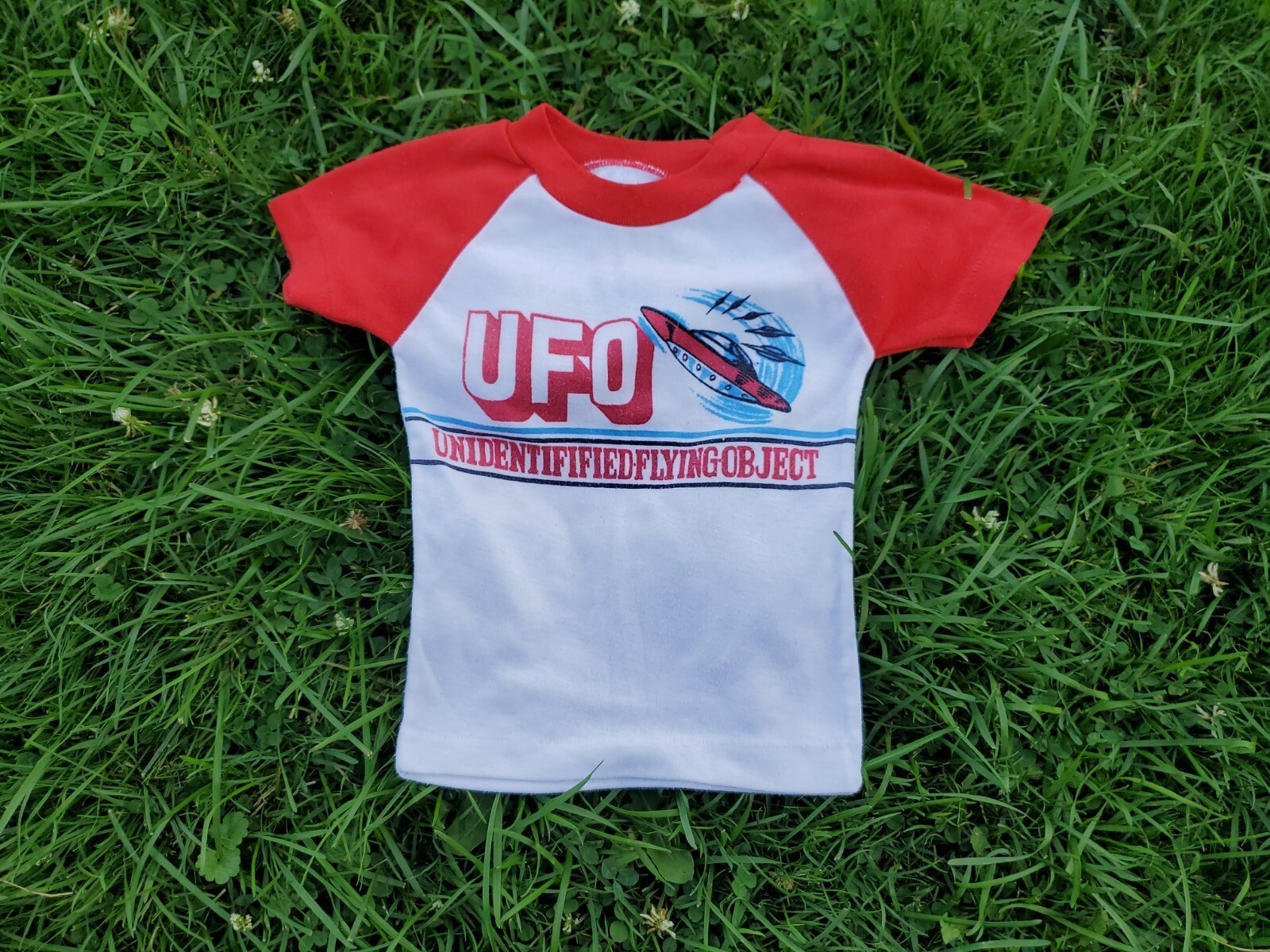 Vintage Single Stitch UFO Unidentified Flying Object T Shirt Alien Space Red…