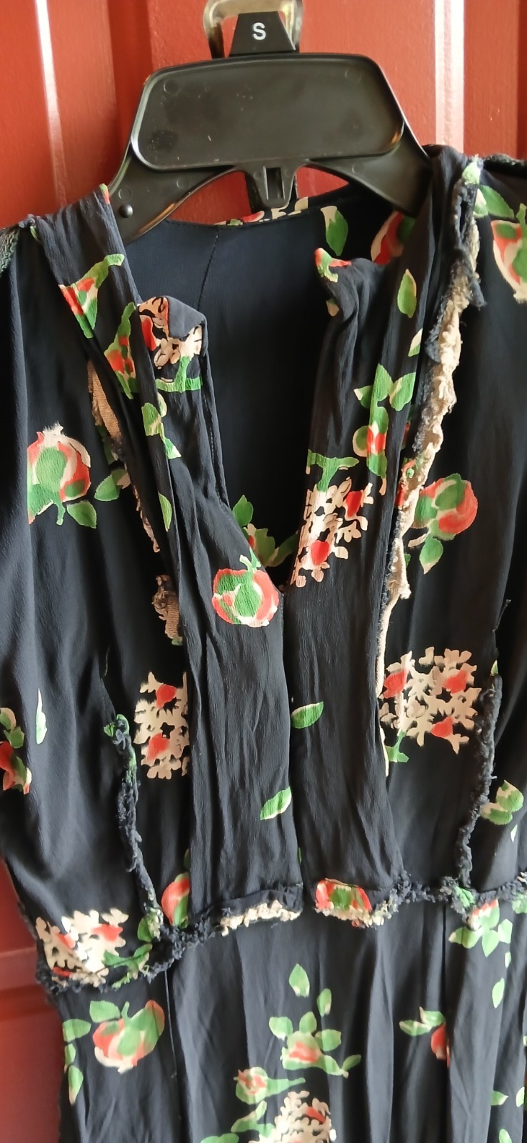 1940s WW2 Novelty Print navy Blue rayon Dress with belt sz S shoulder pads