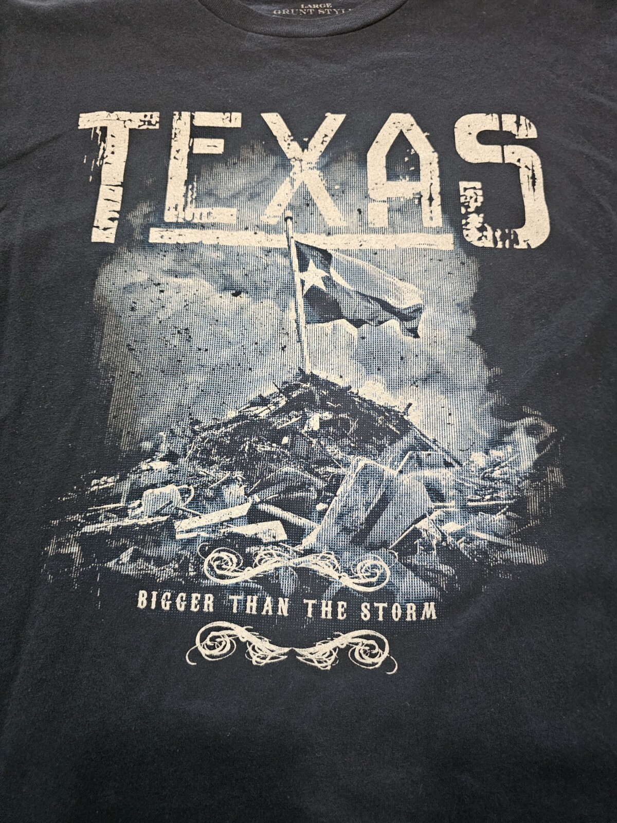 Grunt Style U.S. Texas ” Bigger Than The Storm ” Men’s Large Blue T-Shirt