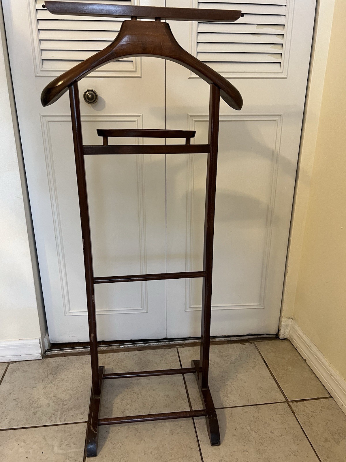 Vintage SPQR Modena Italy Wooden Valet Stand Gentleman Butler Clothes Rack MCM