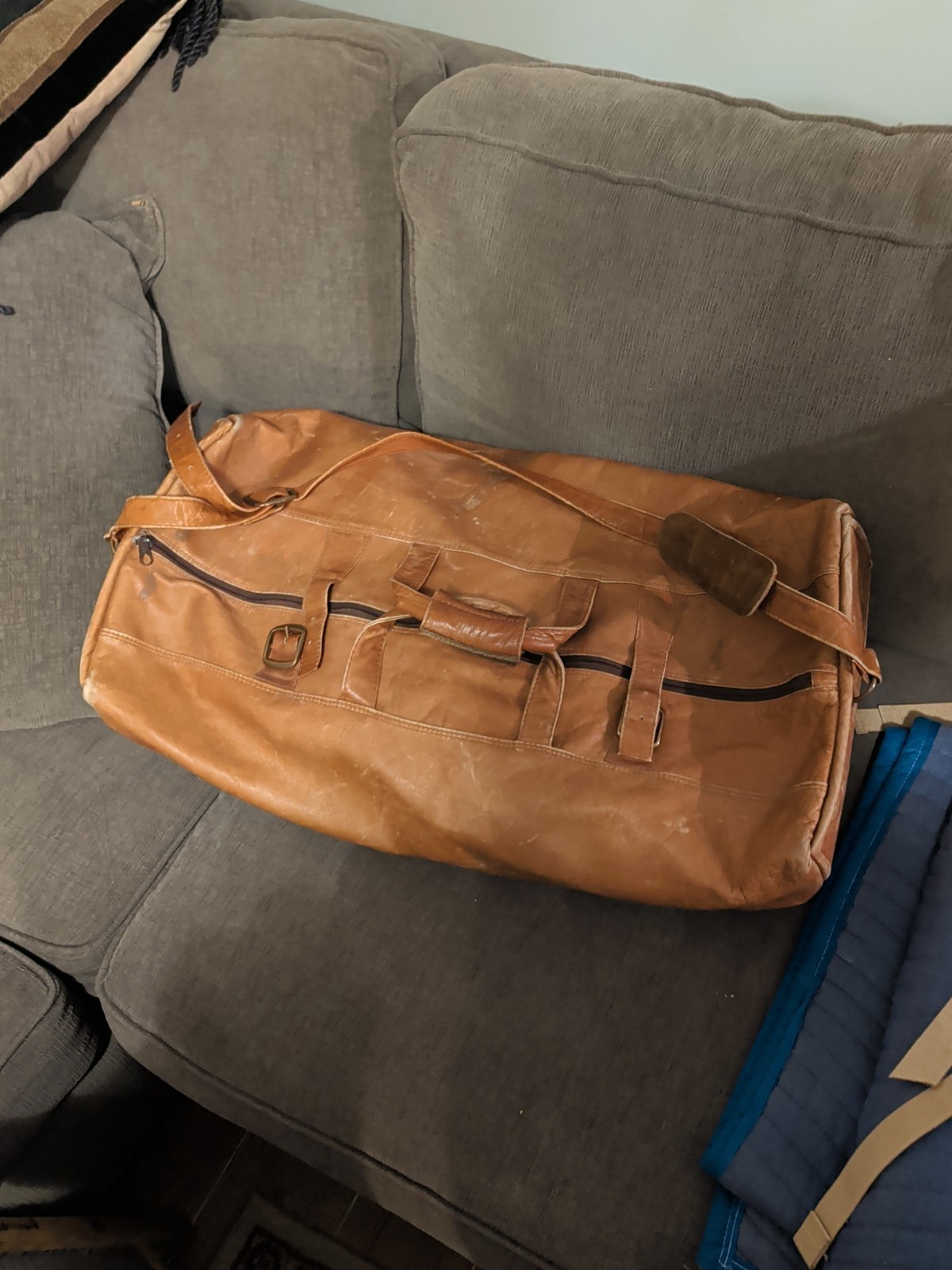 Vintage Genuine Leather Duffle Bag Natural w/ Shoulder Strap Excellent Quality