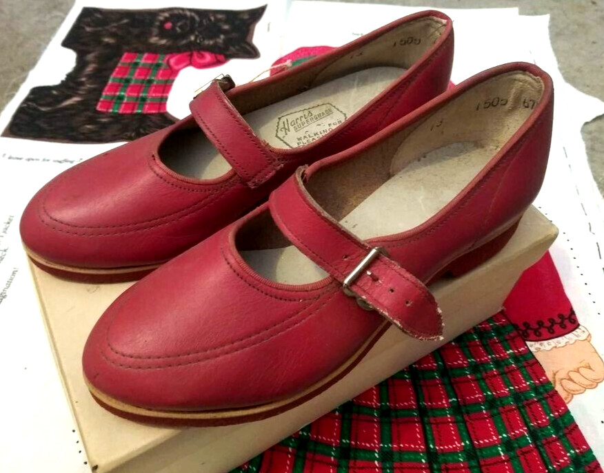 VINTAGE MARY JANES RED SHOES SZ 13 GIRLS MASCOT JUNIORS IN BOX