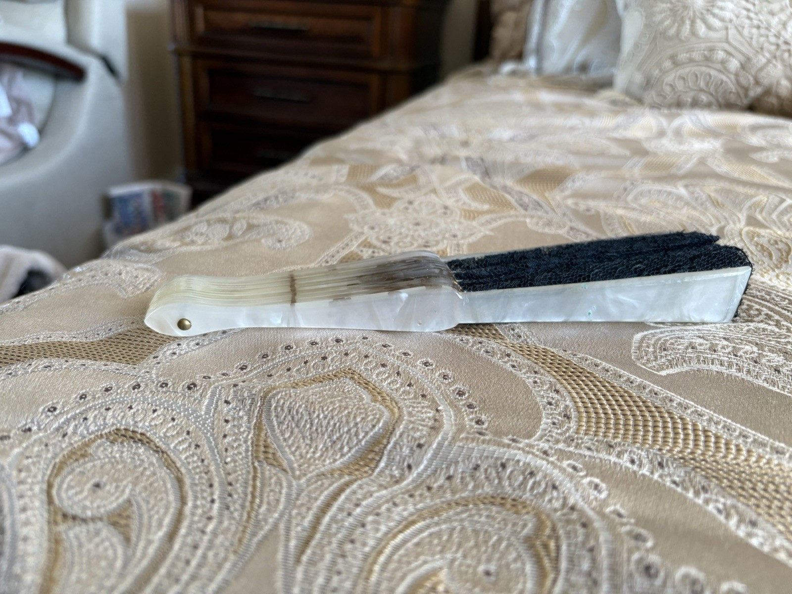 BELIEVE to be Art Nouveau Hand Fan Lace / Mother of Pearl