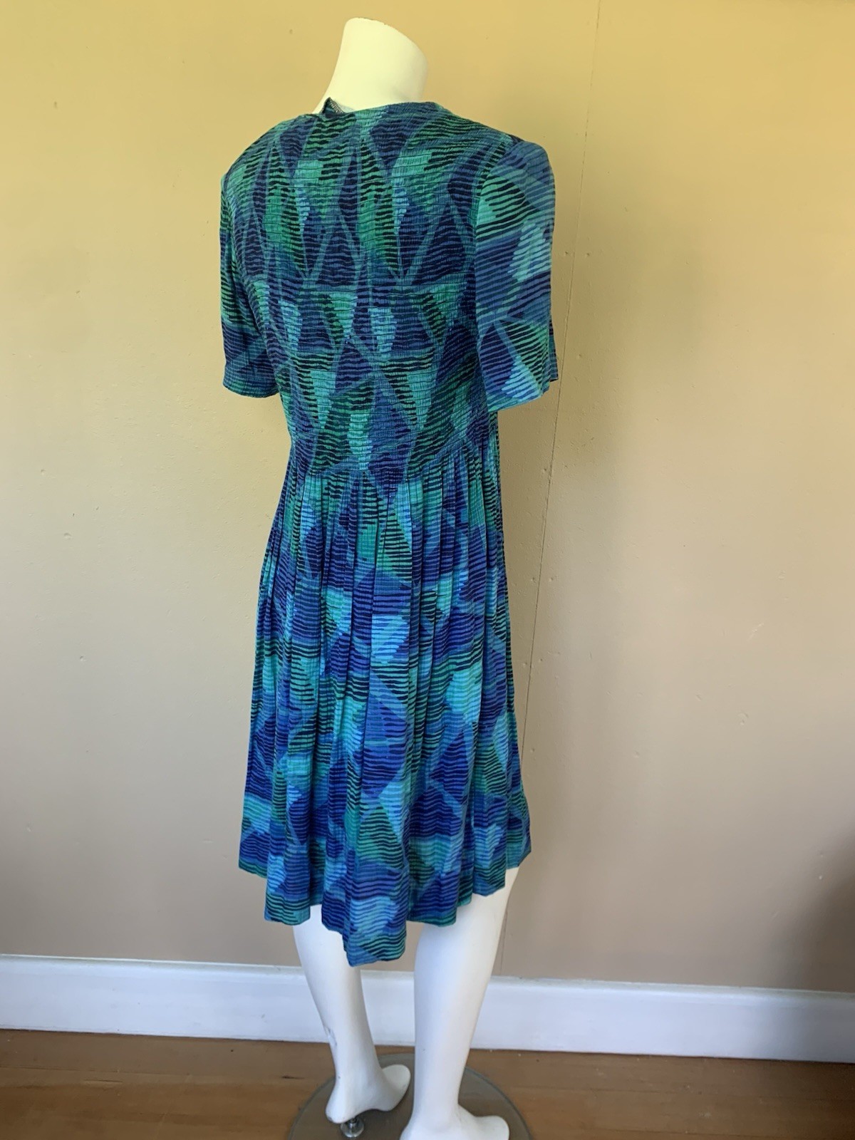Vintage 90s Short Sleeve Geometric Print Babydoll Midi Dress