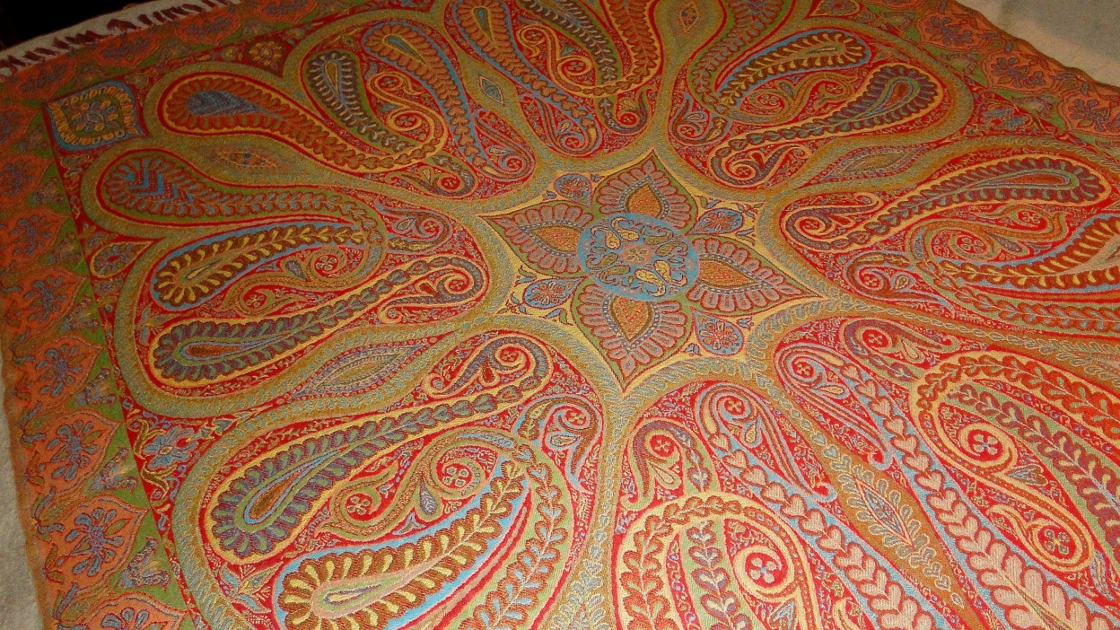 Elegant Vintage Paisley Wool Shawl Large Scarf or Throw Fringe India