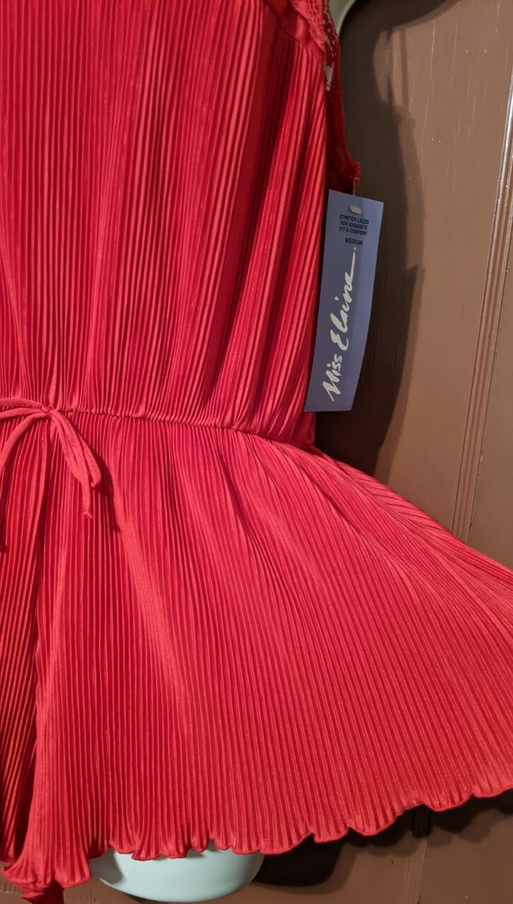 NWT!! RED VINTAGE VTG MISS ELAINE PLEATED TEDDY/ROMPER/BODYSUIT-MEDIUM