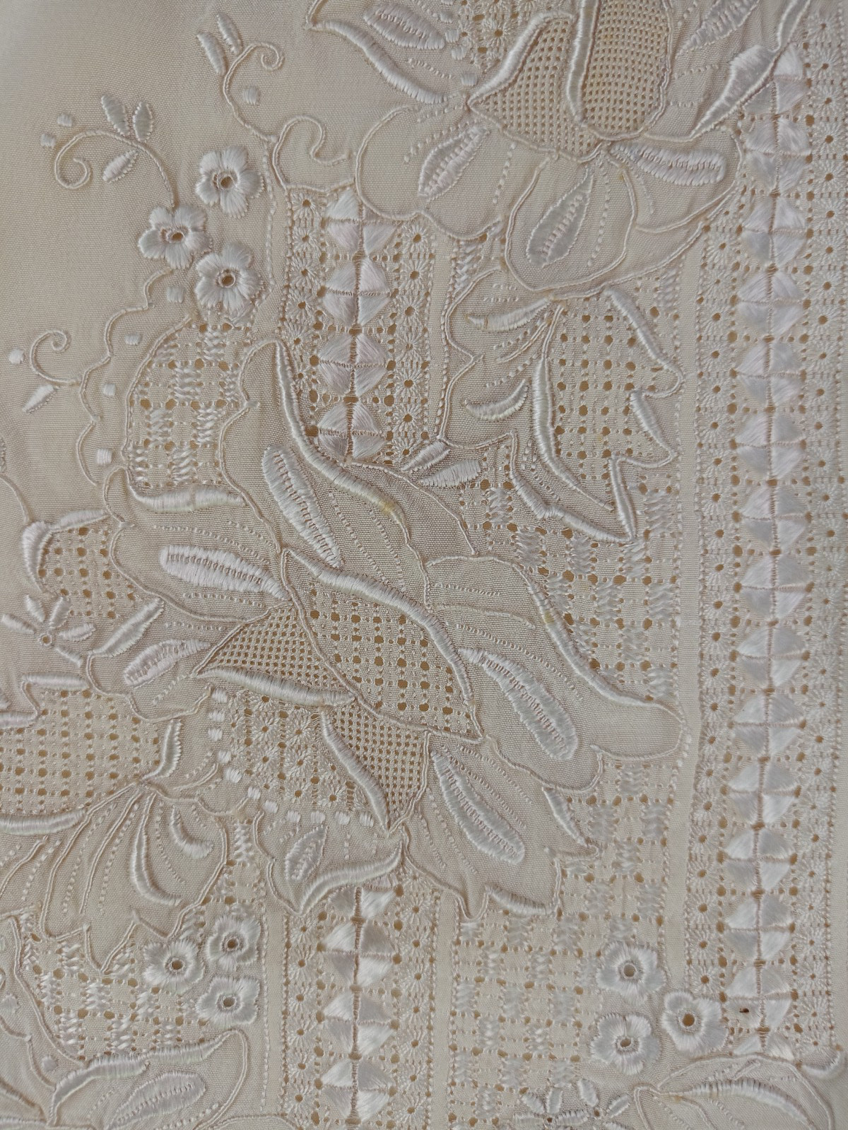 VTG Peony 100% Pure Silk Blouse S Hand Embroidered Swatow Cutwork Ivory China