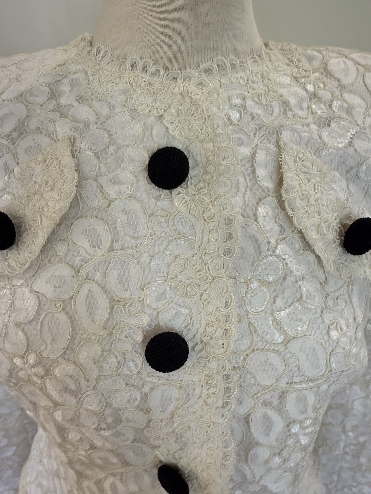 Vintage Bill Blass Iconic White Lace Dress Evening Jacket Black Buttons Sz 6