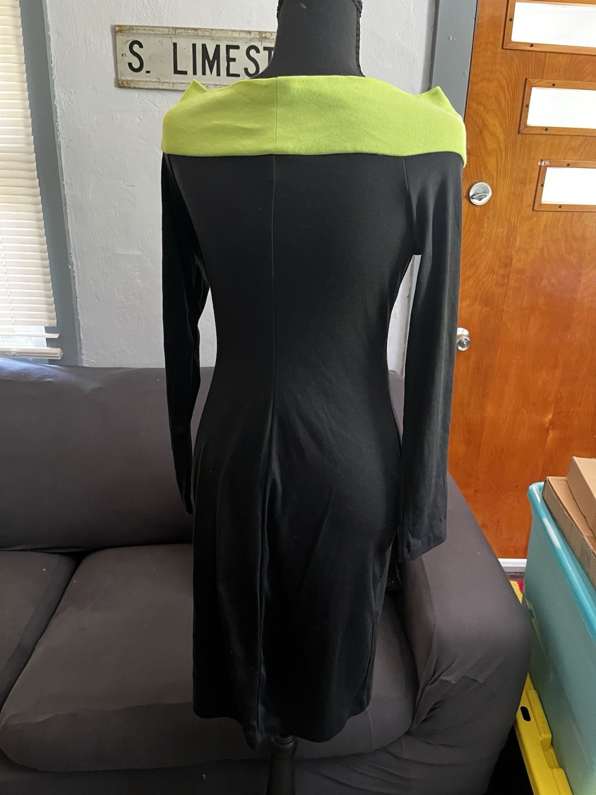 Vintage Avon Black and Green Collar Dress Size 7/8