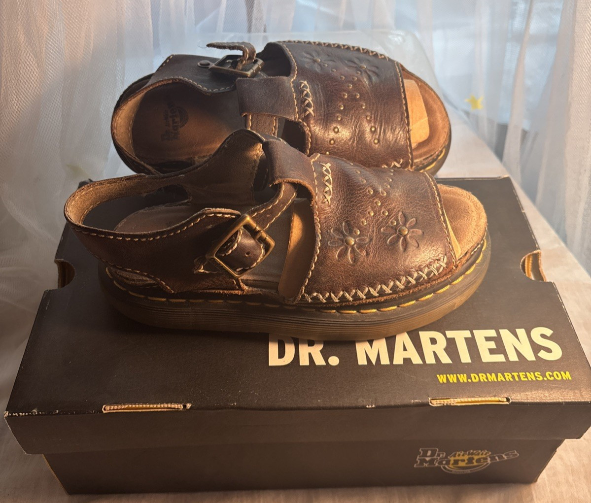 Vintage Dr. Martens 8A86 Brown Flower Leather Sandals US 7 EU 38 Y2K 90s
