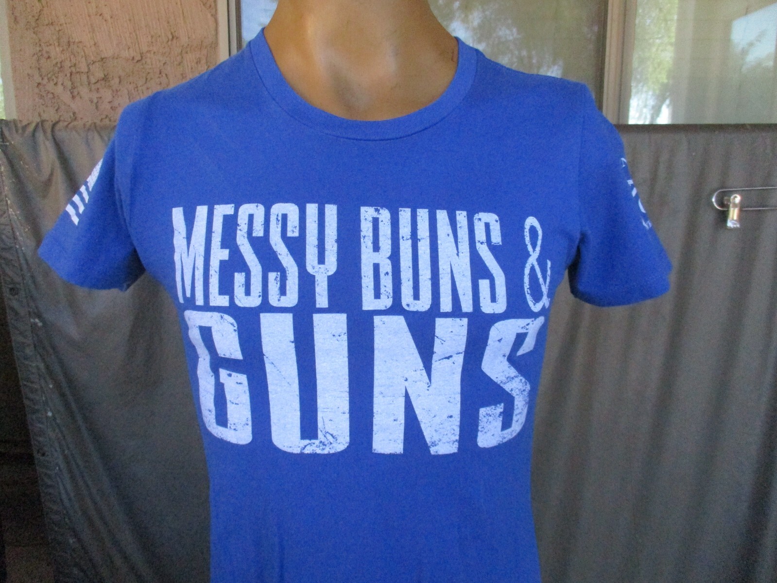 GRUNT STYLE, Messy Buns & Guns, Women’s T Shirt, Large
