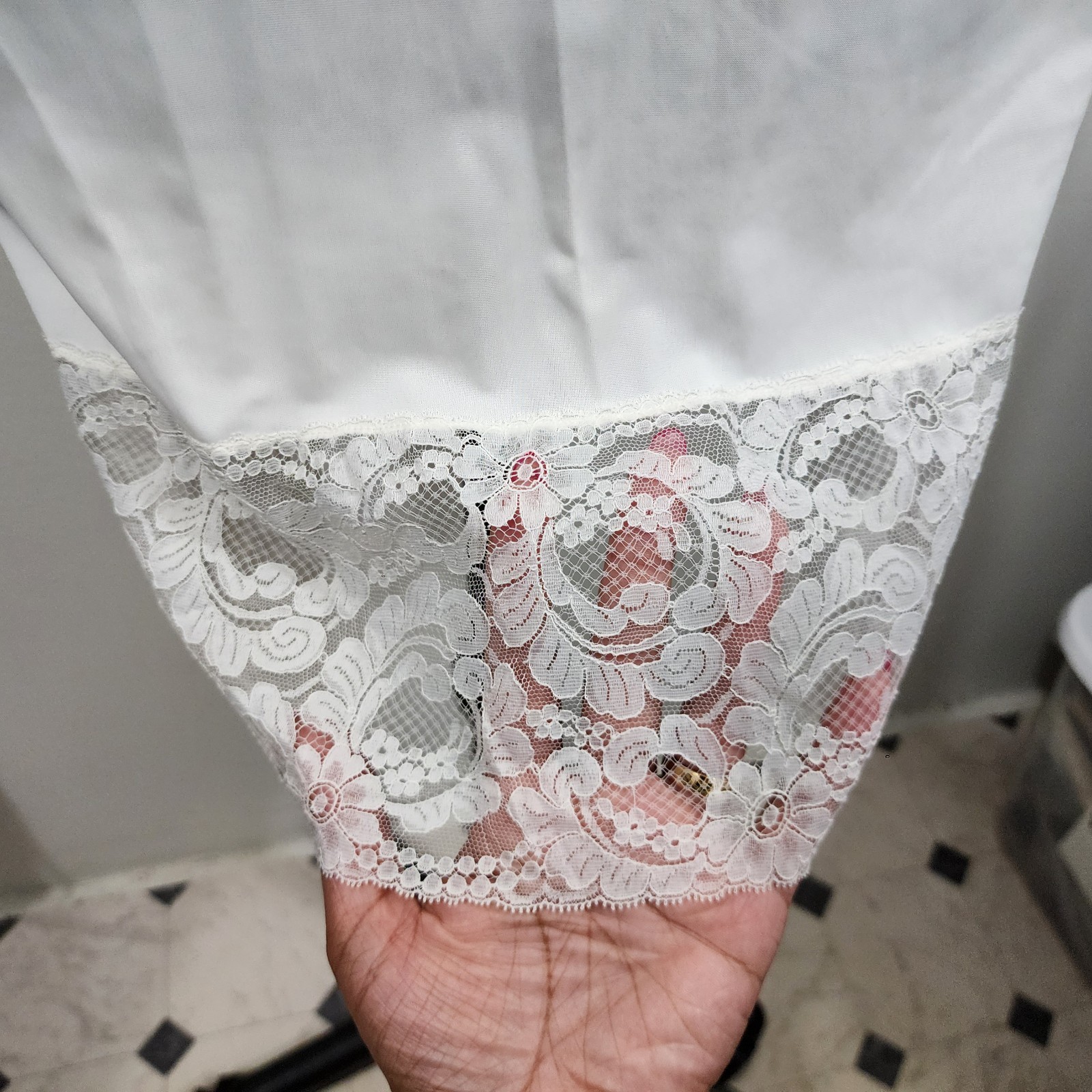 Vintage Saks Fifth Avenue Full Slip Dress Stretch Nylon White Lace Bodice Size S
