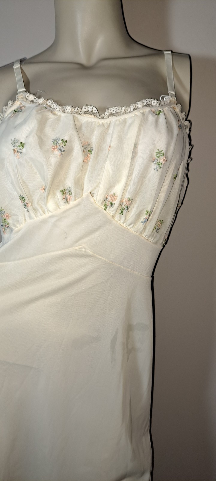 Vtg Full Slip Off White Nylon Michelene Embroidered Bust Hem Trim 34 Read