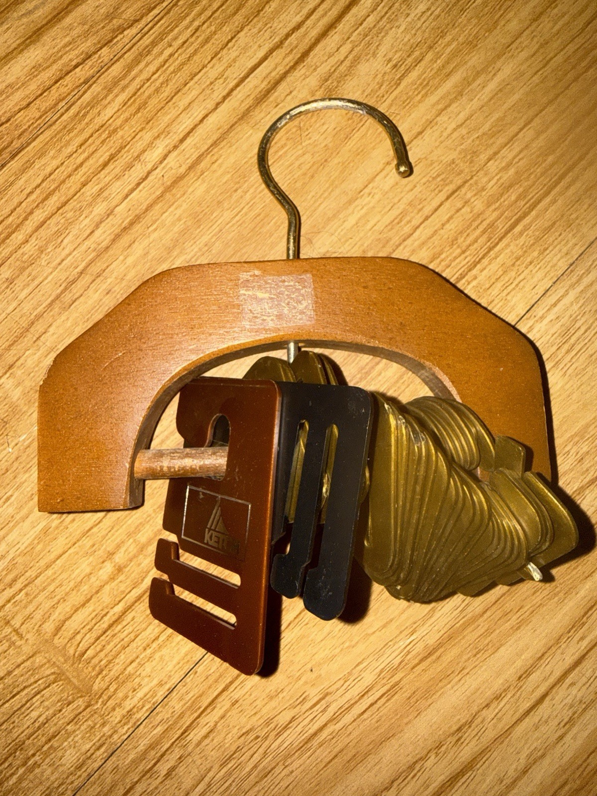 Wood Necktie KETCH Hanger Holder Closet Door Vintage 27 Tie Clips Neck Tie
