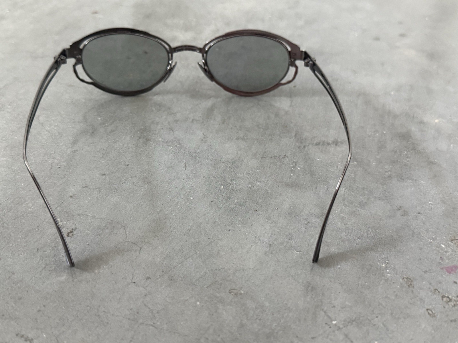 Oval Sunglasses Gray Tinted Lenses Silver Tone Metal Frame Adult – Kuboraum