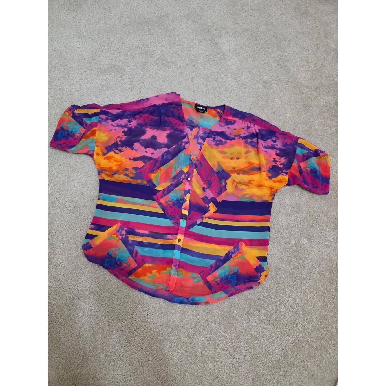 bebe Vintage Multicolor Abstract V-Neck Button Front Blouse Size L