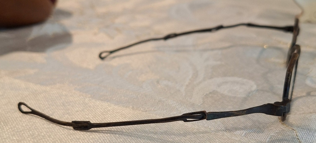 Antique Eyeglasses Spectacles Lot of 2 c1900 Oval Octagon Wire Rim w/Case Vtg