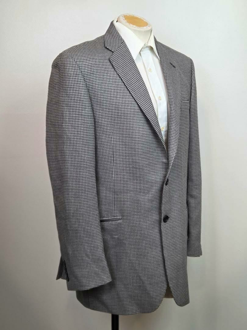 Burberry London Classic Men’s Black & Gray Wool Houndstooth Blazer Jacket 42L
